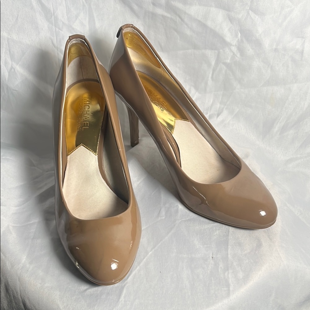 Michael Kors Women's Tan Pumps